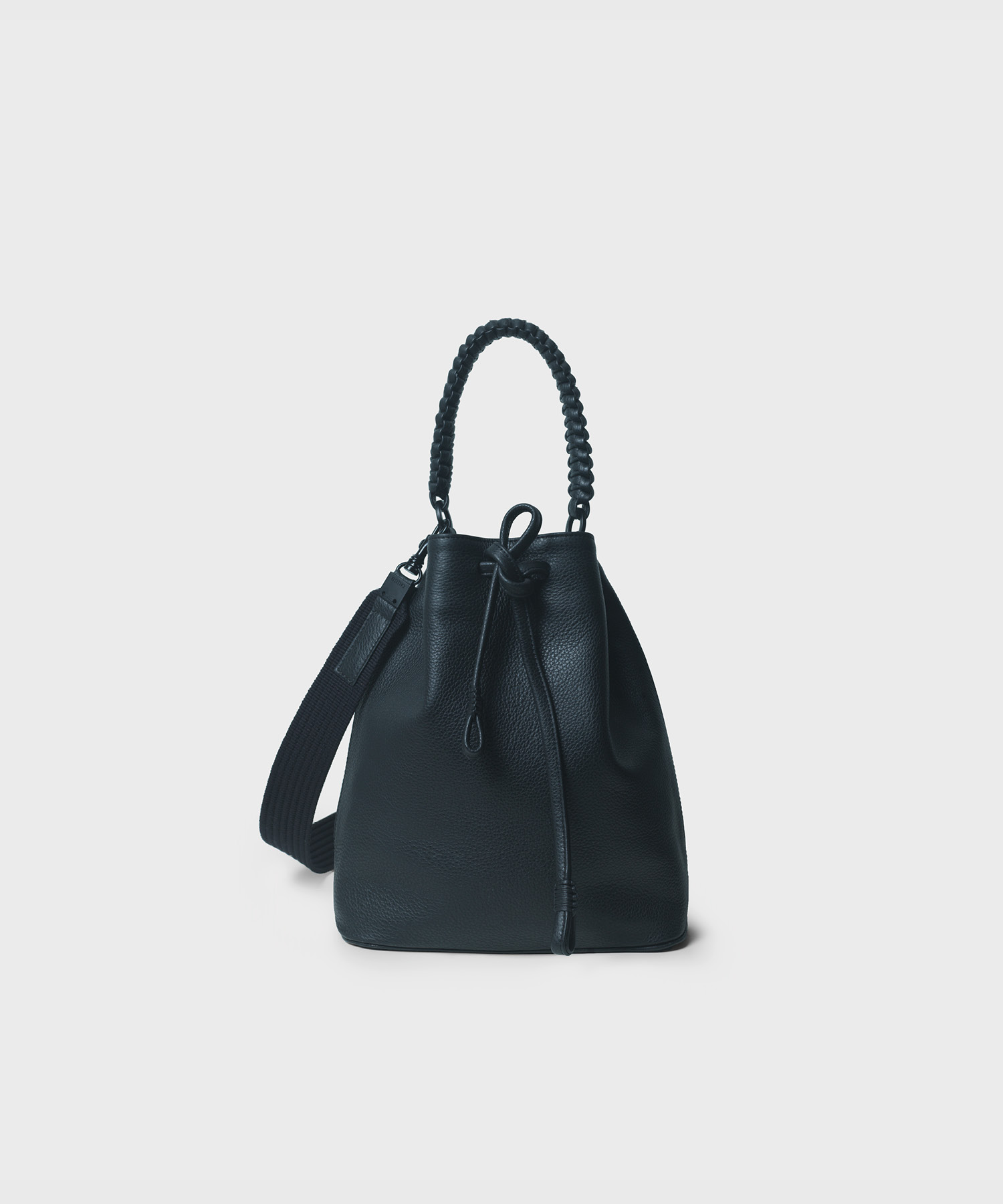 Bucket Bag 23 in Black Grained Leather - Callista