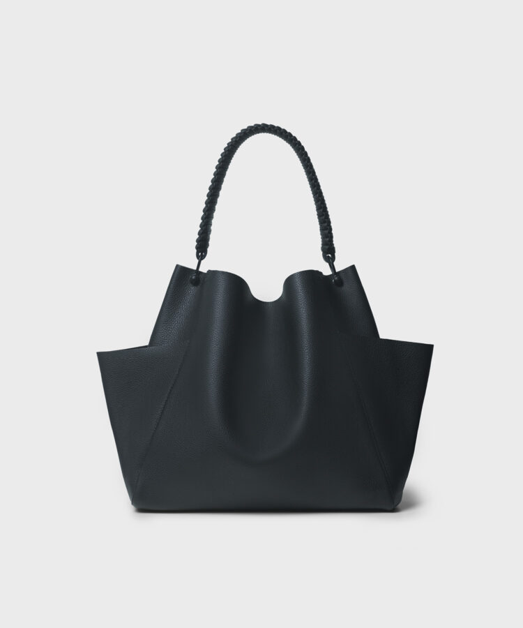 Shoulder Bag 23 in Black Grained Leather - Callista