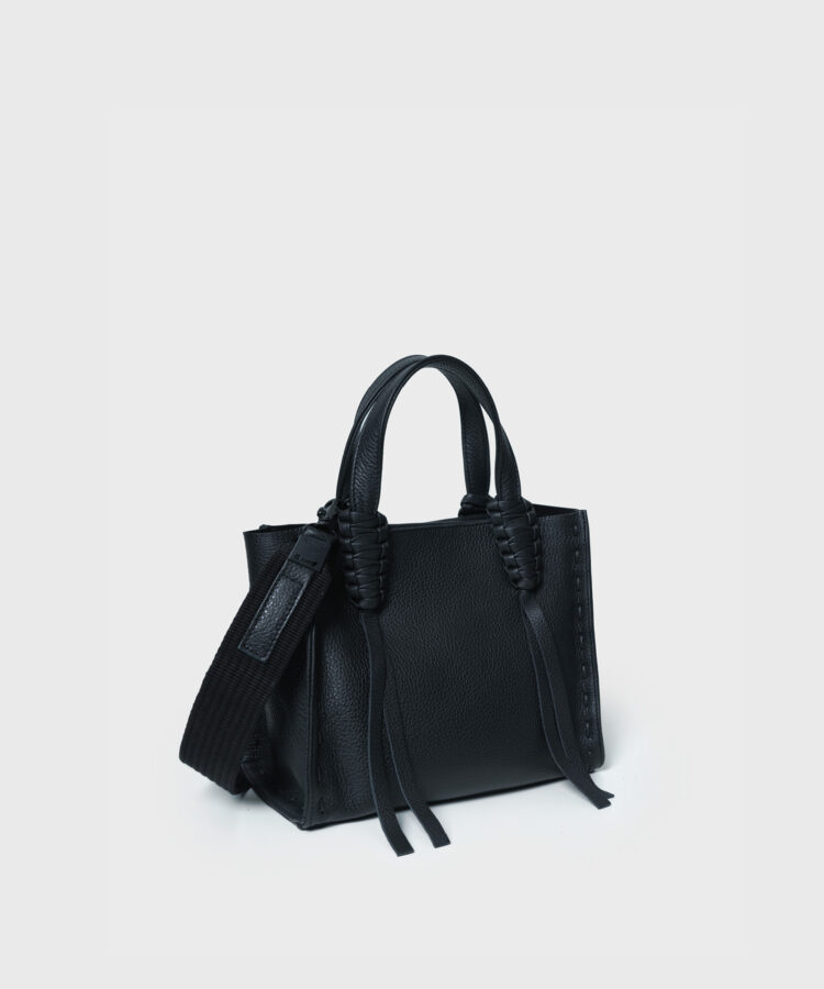 GV Leather Design - Mini Tote Bag negra ✨ ¿A quién más le gustan las  carteras negras? Las carteras negras siempre nos puede sacar de un apuro,  la podemos ocupar todos los