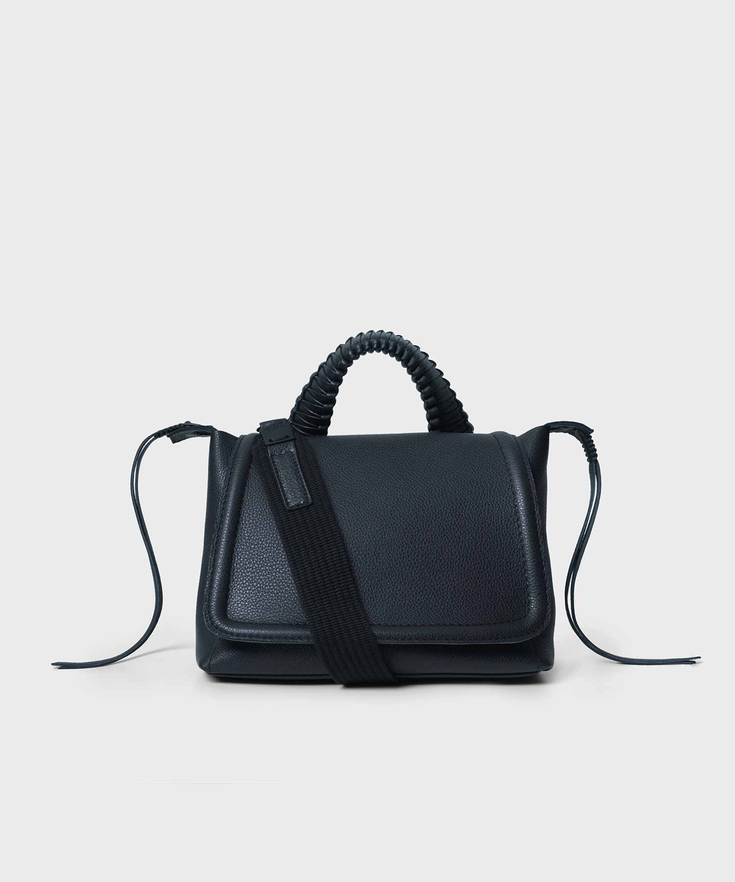 BLONDIE 23 TOP-HANDLE BAG BLACK CALFSKIN