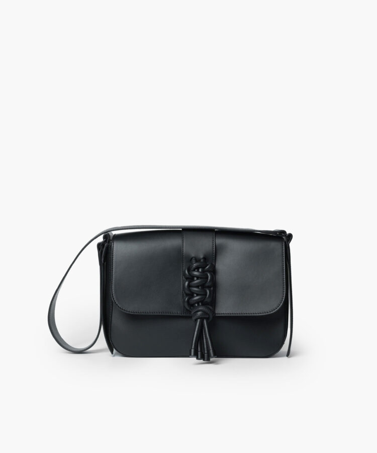 Braided Bag in Black Smooth Leather