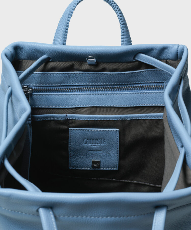 Backpack in Sky Grained Leather