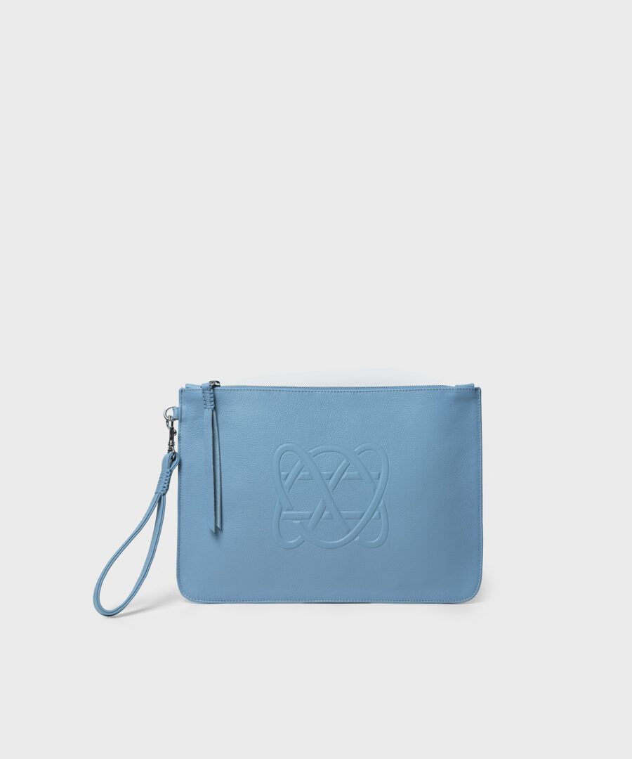 CC Pochette in Sky Grained Leather