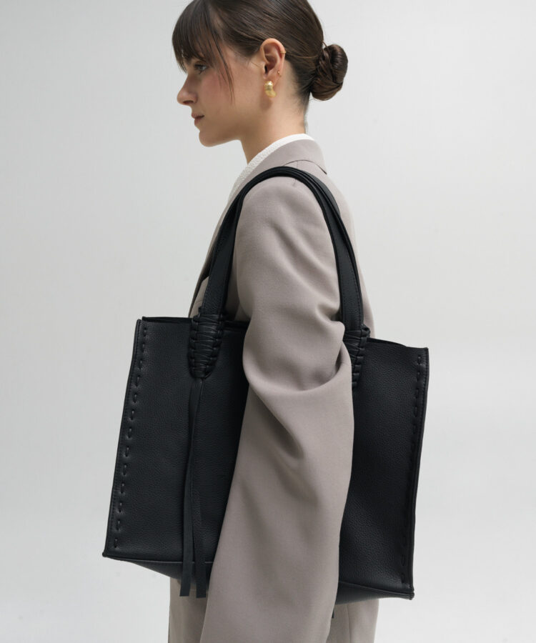 Ara Medium Tote in Black Grained Leather