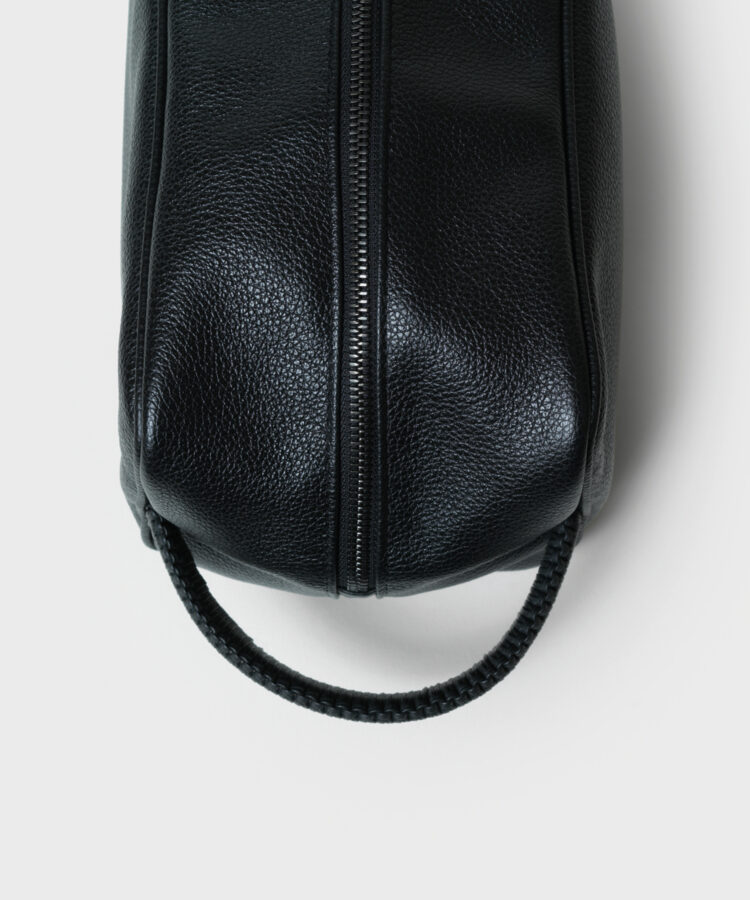 Wash Bag in Black Grained Leather