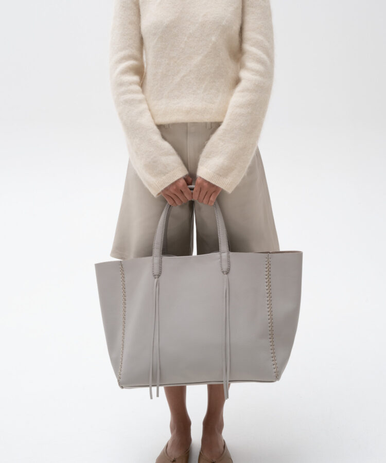 Tote in Oat Grained Leather