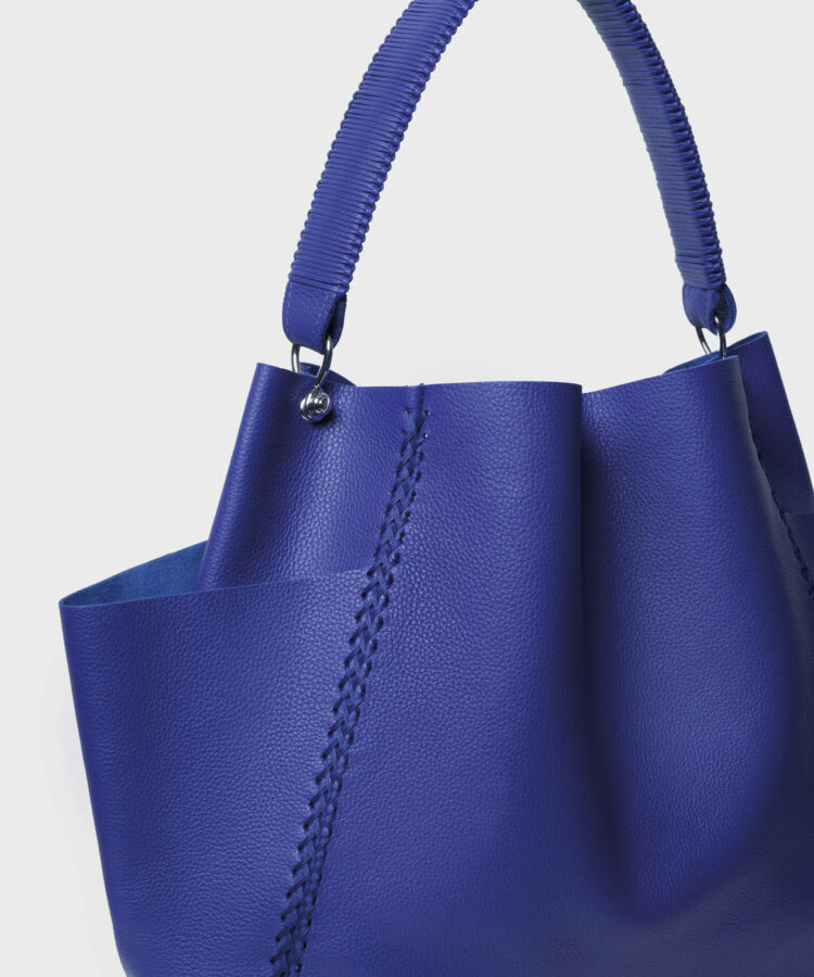 Shoulder Bag in Violet Grained Leather