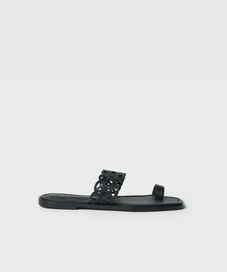 Alyssa Sandals in Black Grained Leather