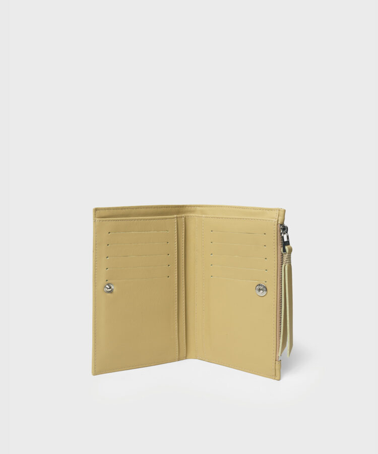 Folded Wallet in Leona Grained Leather