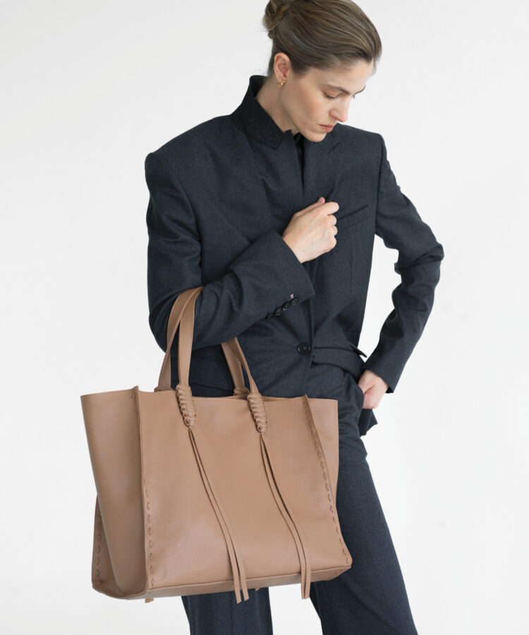 Ara Tote in Camel Grained Leather