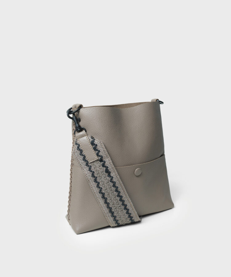 Slim Messenger Lima in Sand Grained Leather