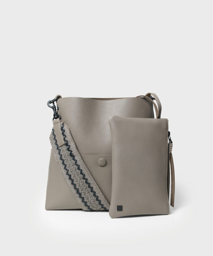 Slim Messenger Lima in Sand Grained Leather