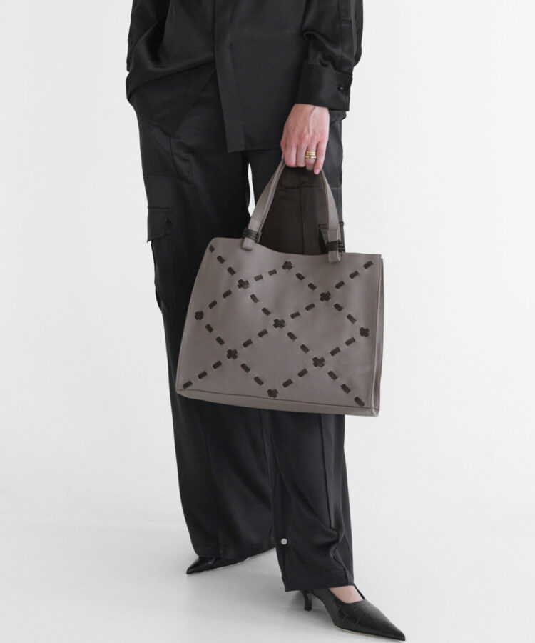 Scala Medium Tote Sand Grained Leather
