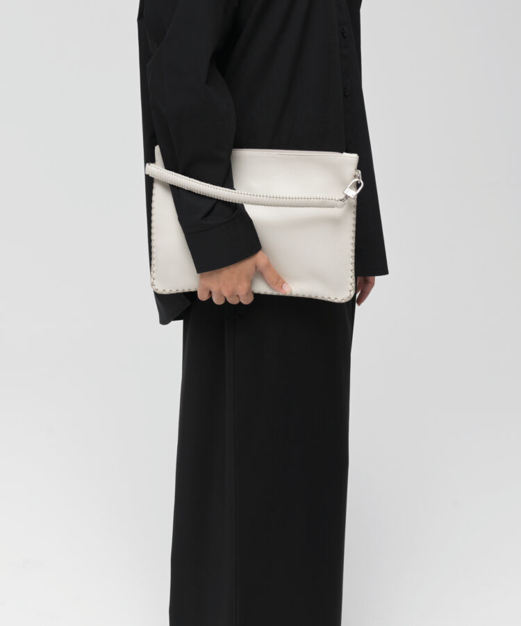 Maxi Pochette in Ivory Grained Leather