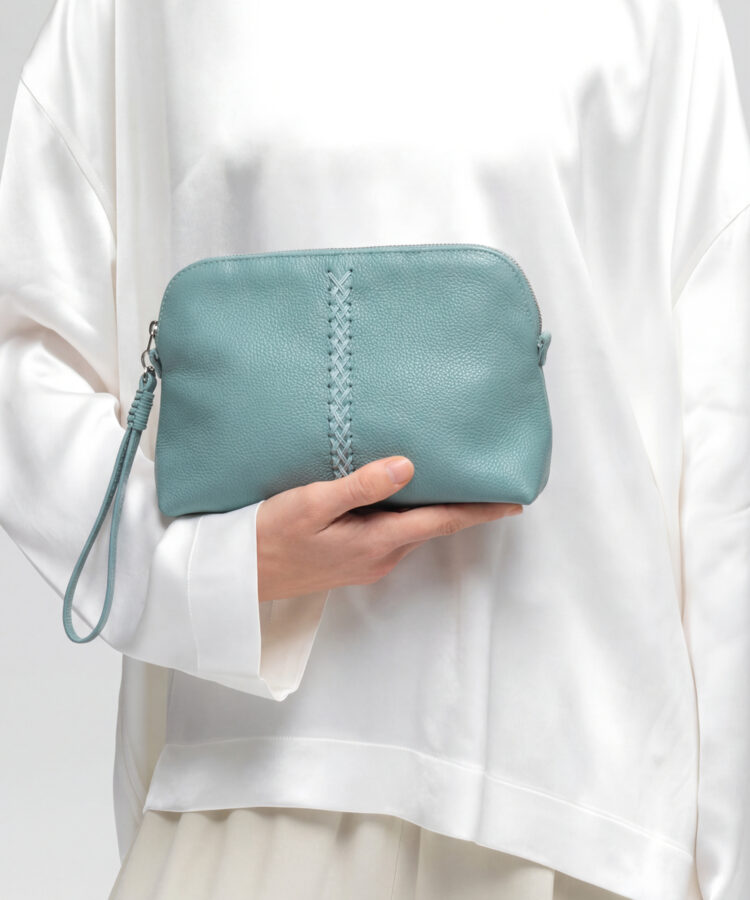 Maxi Vanity Case in Sky Grained Leather