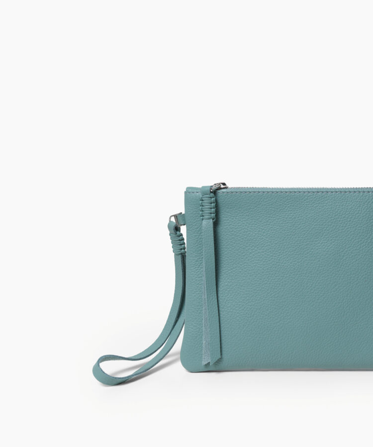 Slim Pochette in Sky Grained Leather