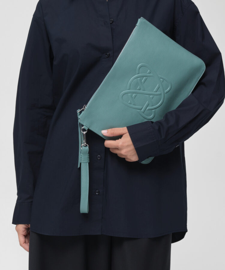 CC Pochette in Sky Grained Leather