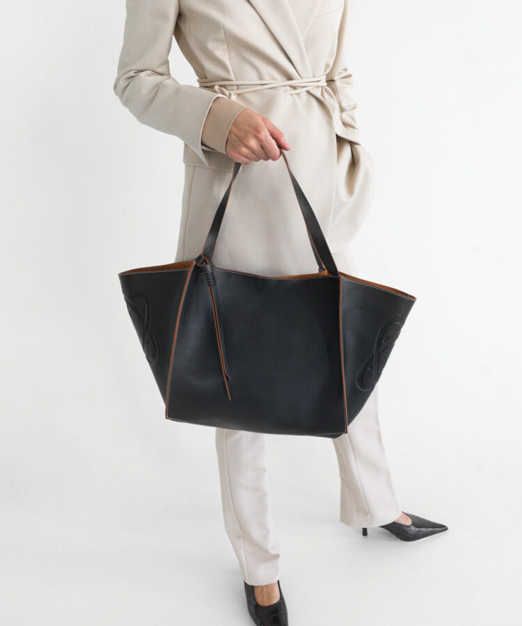 Rhea Tote in Black Smooth Leather