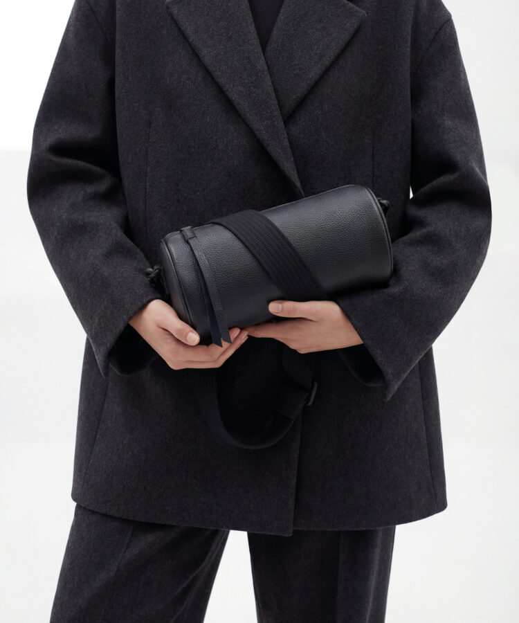 Barrel Bag in Black Grained Leather