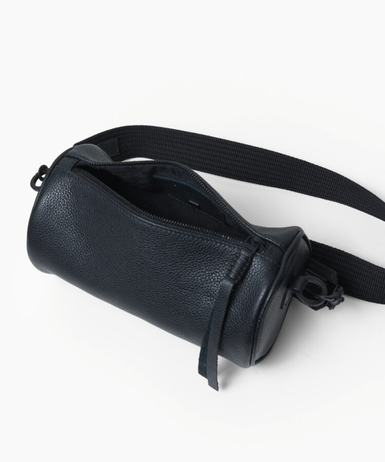Barrel Bag in Black Grained Leather