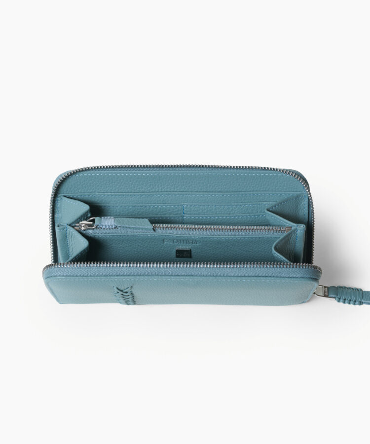 Wallet in Sky Grained Leather