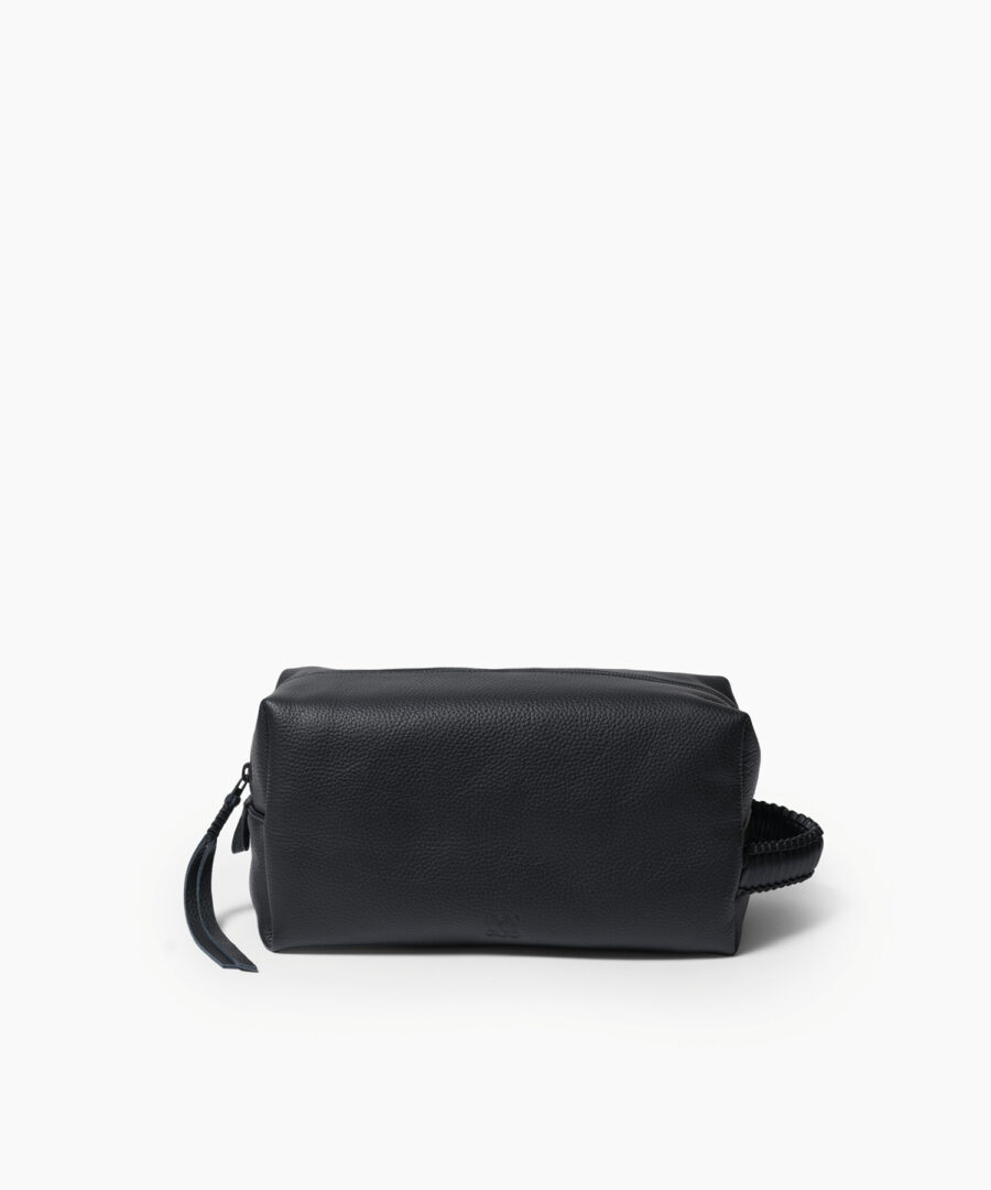 Large Washbag in Black Grained Leather